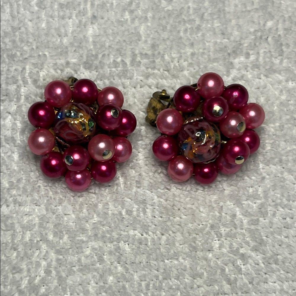 Vintage Raspberry and Pink Faux‎ Pearl Cluster Clip Earrings